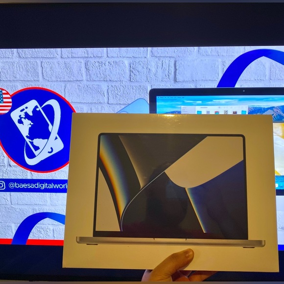 Apple MacBook Pro 14 inch M1 Pro (Model A2242) 16GB ram 512GB SSD new sealed - Picture 1 of 2